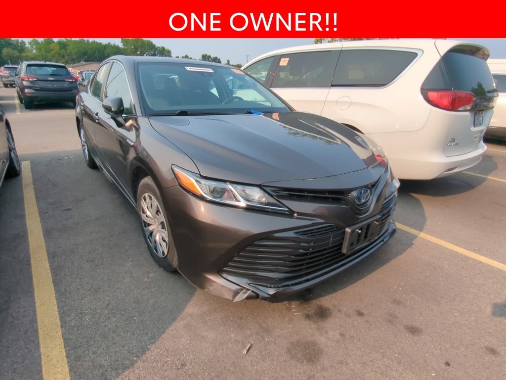 Used 2019 Toyota Camry LE FWD image 3