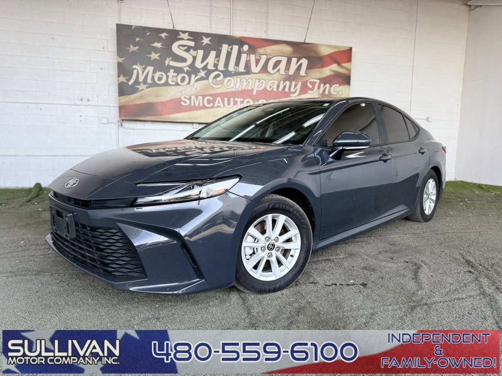 Used 2025 Toyota Camry LE image 1