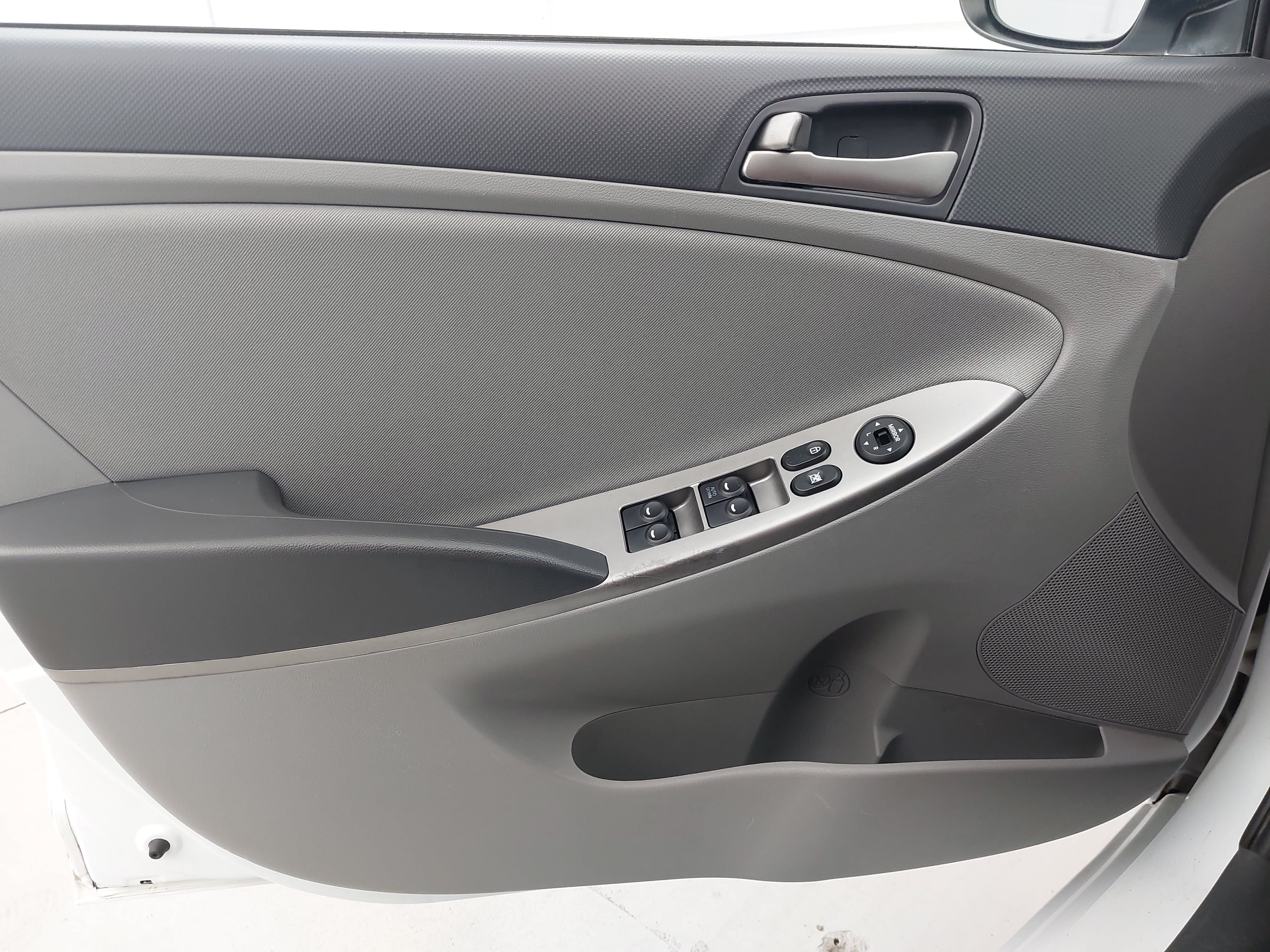 Used 2016 Hyundai Accent SE FWD image 24