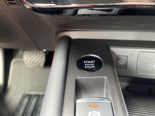 New 2025 Nissan Kicks SR image 27