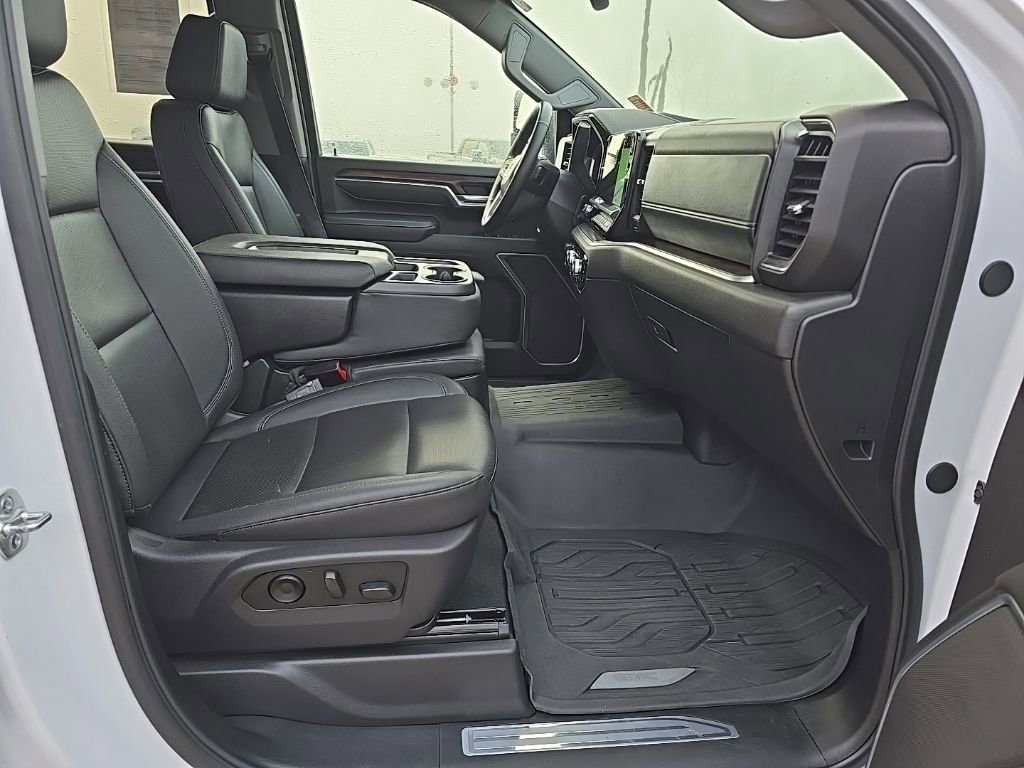 Used 2025 GMC Sierra 3500 SLT w/ X31 Off-Road Package image 30