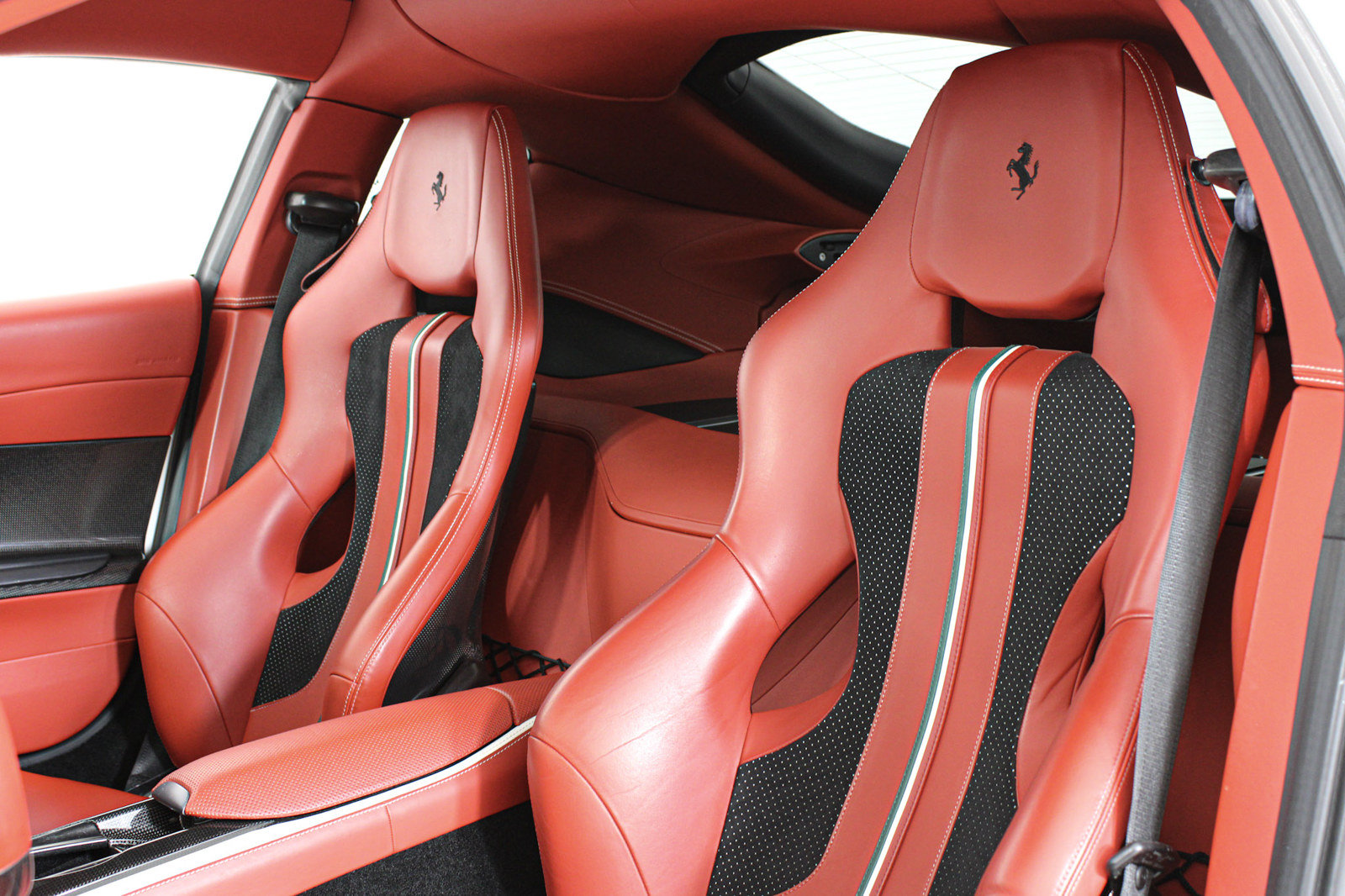 Certified 2020 Ferrari 812 Superfast RWD image 29