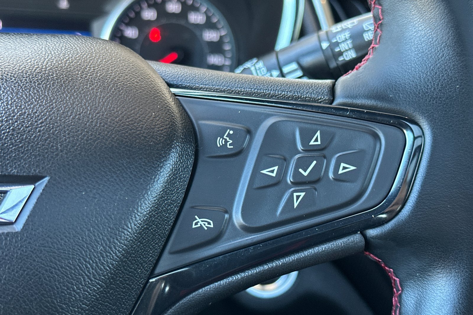 Used 2023 Chevrolet Equinox RS AWD/4WD image 27