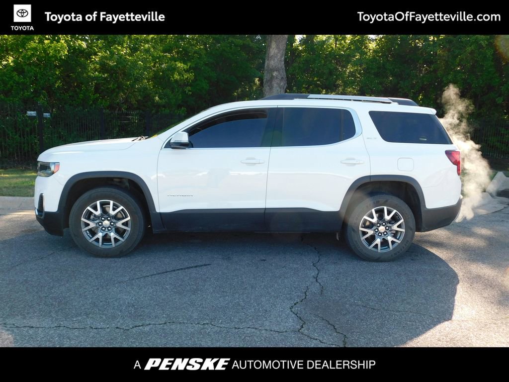 Used 2023 GMC Acadia SLT w/ Preferred Package FWD image 2