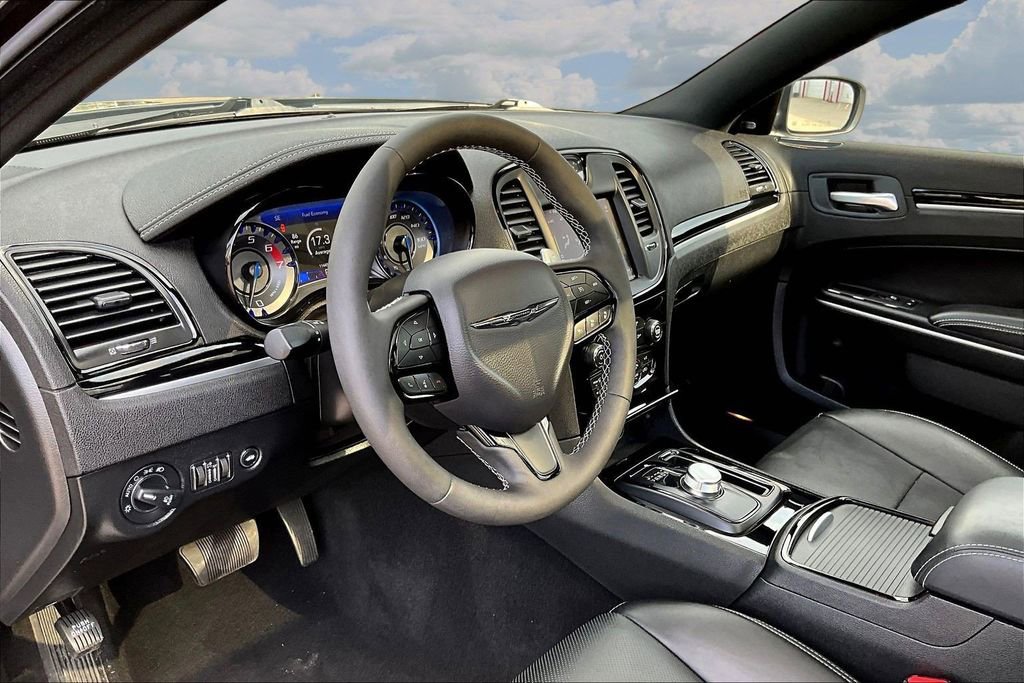 Used 2023 Chrysler 300 S w/ Comfort Group RWD image 18