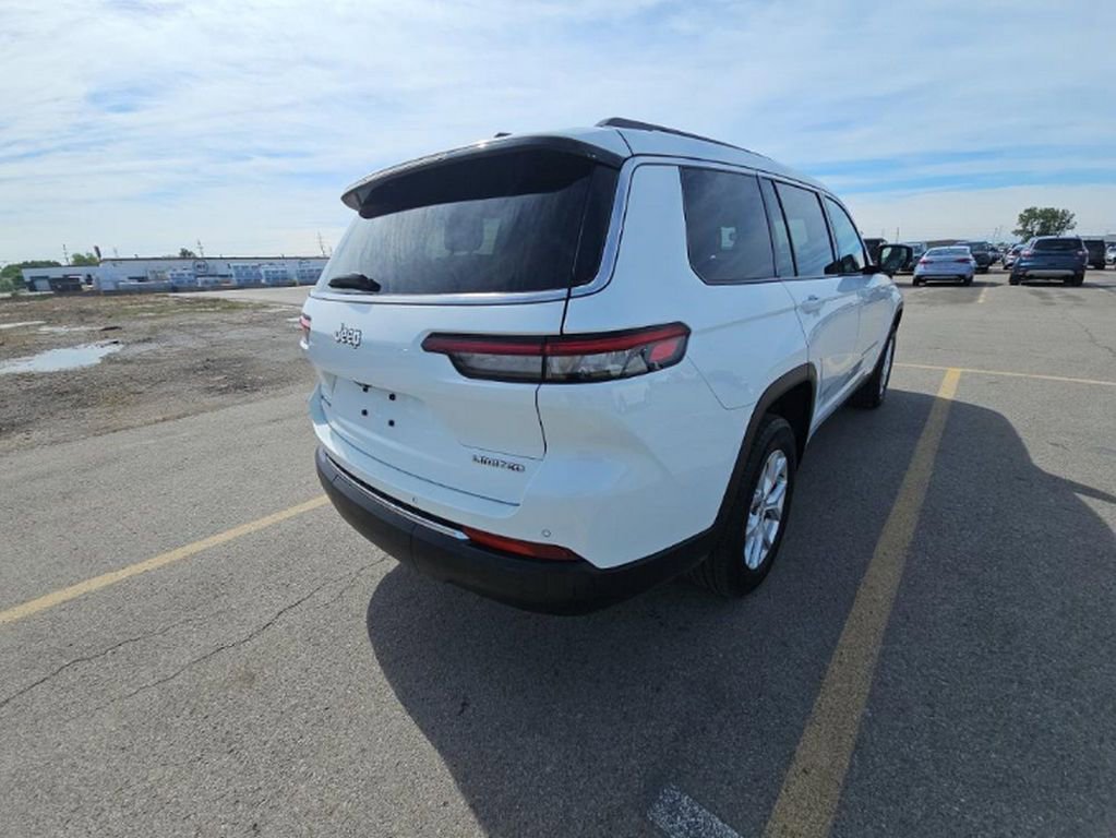 Used 2023 Jeep Grand Cherokee L Limited AWD/4WD image 4