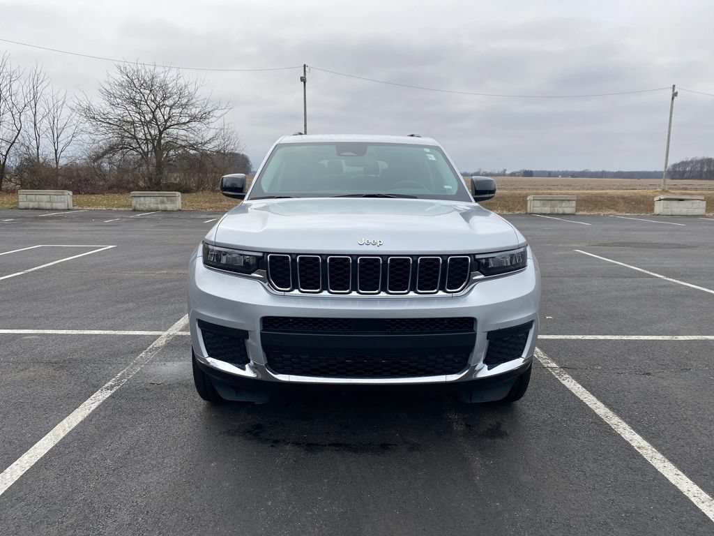 Used 2023 Jeep Grand Cherokee L Laredo RWD image 2