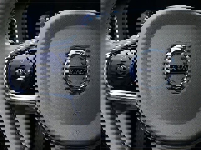 Used 2021 Volvo XC90 T5 Momentum w/ Climate Package image 15