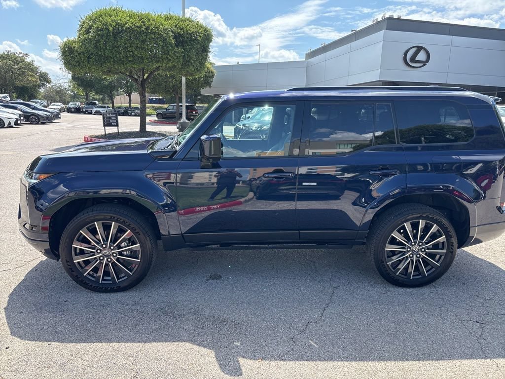 Certified 2025 Lexus GX 550 w/ Accessory Package (2T) AWD/4WD image 2