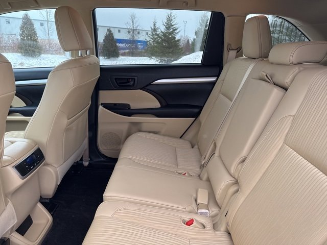 Used 2016 Toyota Highlander Plus image 28