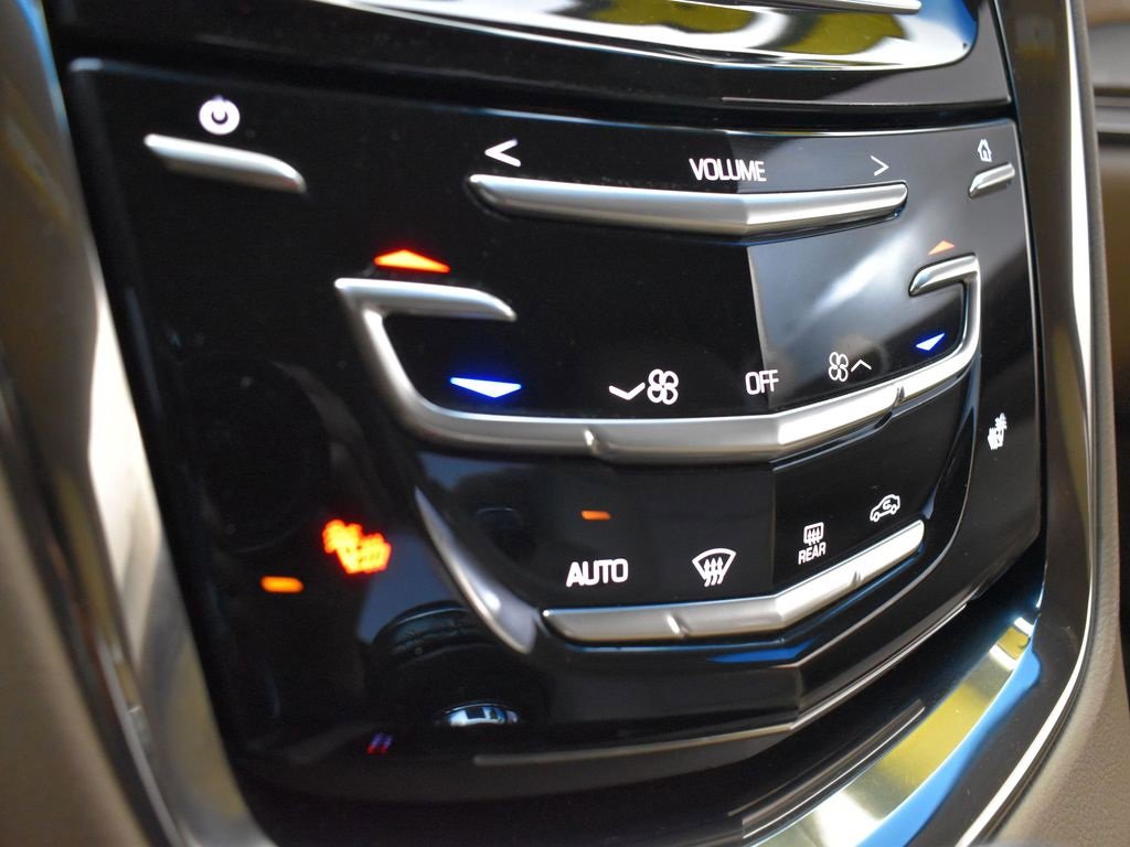 Used 2014 Cadillac ELR w/ Luxury Package image 19