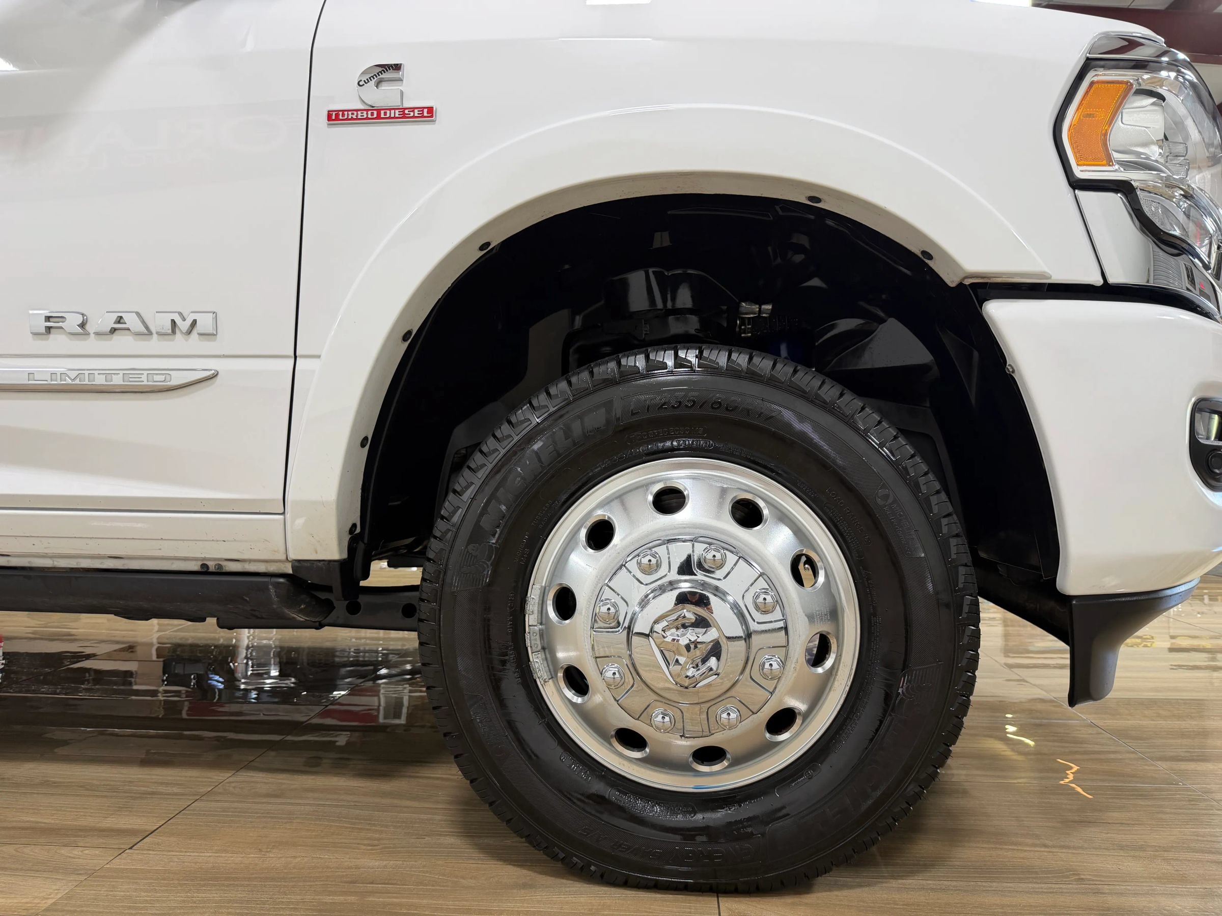 Used 2022 RAM 3500 Limited AWD/4WD image 5
