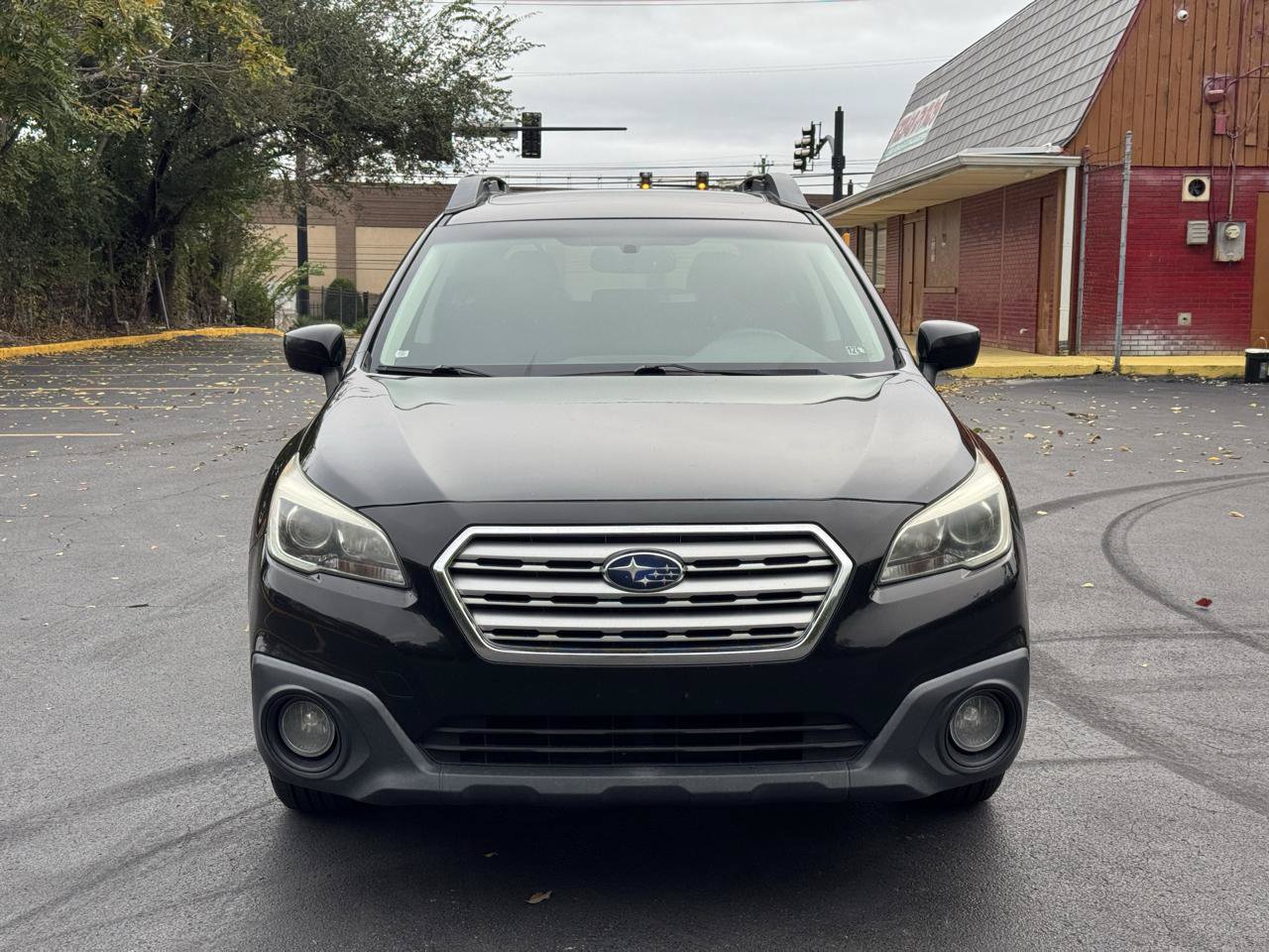 Used 2015 Subaru Outback 2.5i Premium AWD/4WD image 3