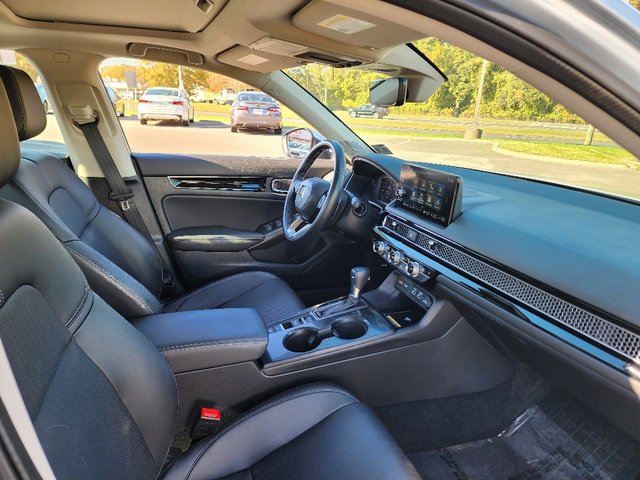 Used 2022 Honda Civic Touring image 11