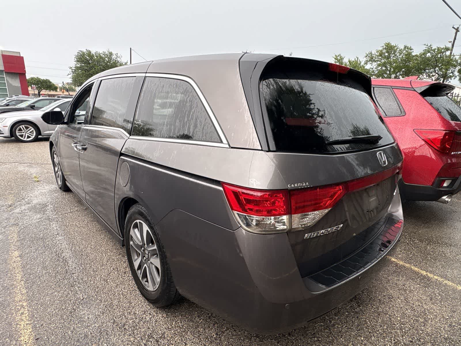 Used 2014 Honda Odyssey Touring Elite image 3
