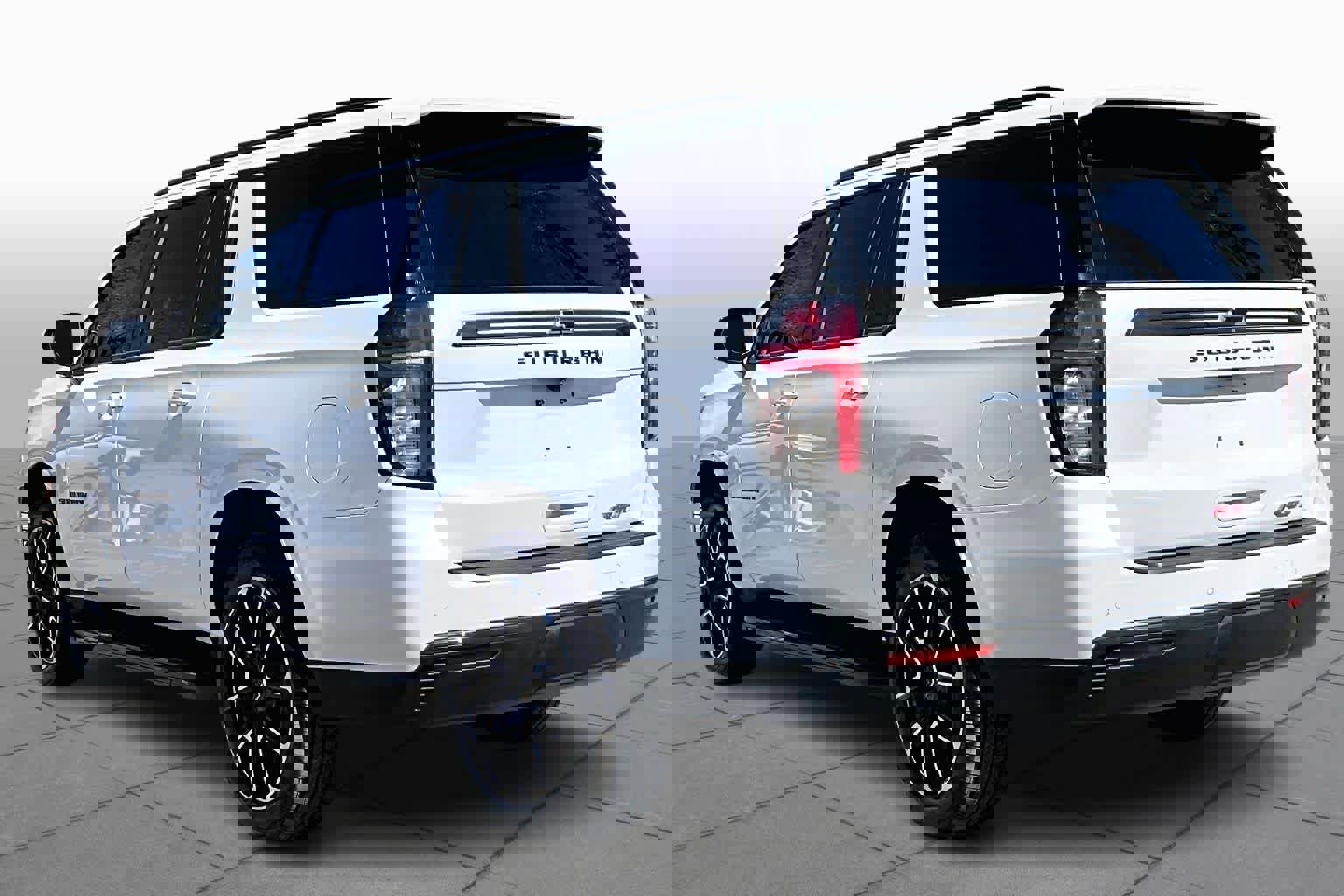 Used 2021 Chevrolet Suburban RST w/ Luxury Package image 12