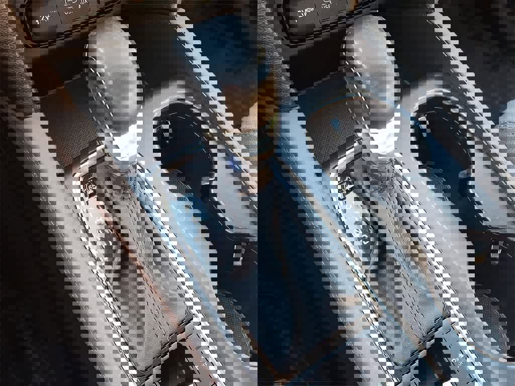 Used 2019 Hyundai Santa Fe Limited image 15