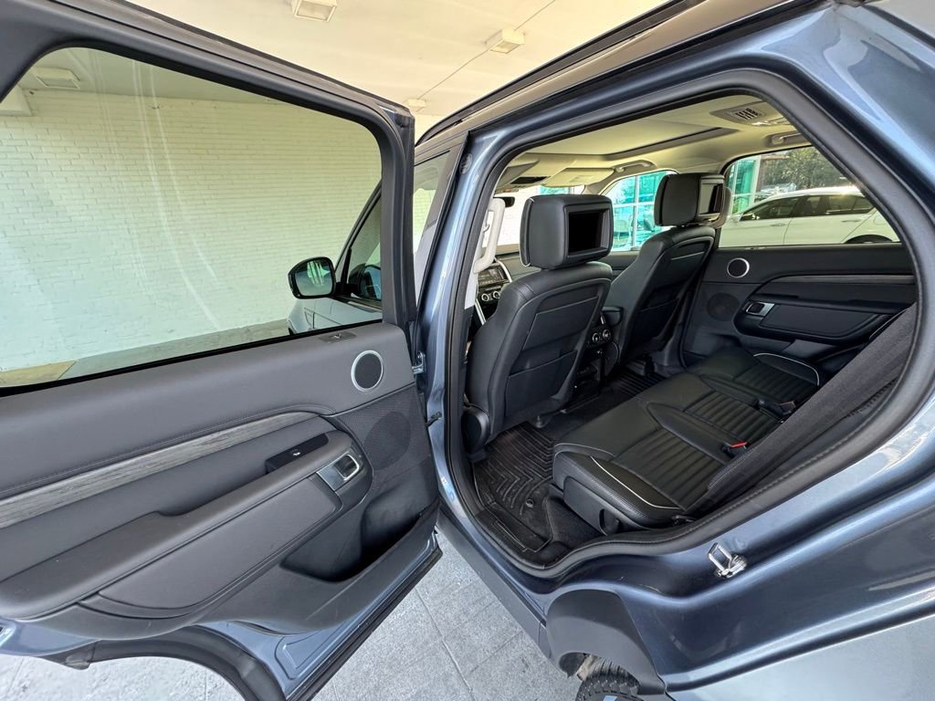 Used 2020 Land Rover Discovery HSE image 21