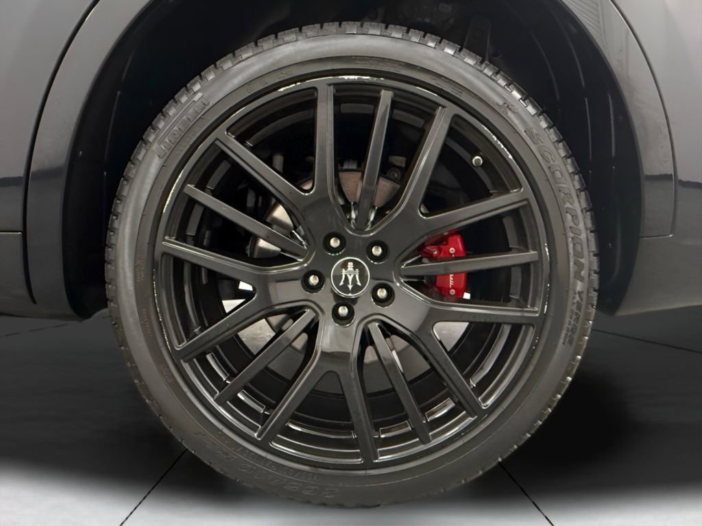 Used 2022 Maserati Levante GT image 29
