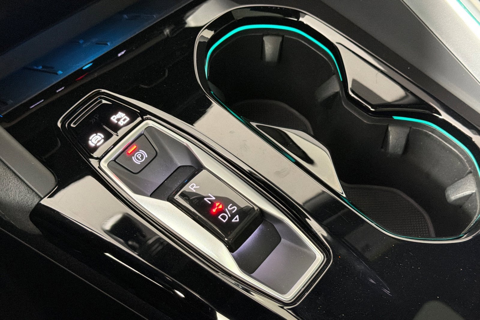 Used 2025 Audi SQ5 Premium Plus w/ Premium Plus Package image 21