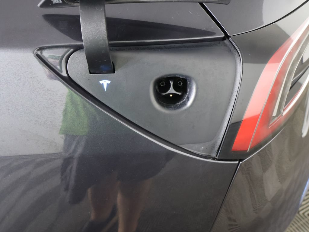 Used 2025 Tesla Model 3 RWD image 19