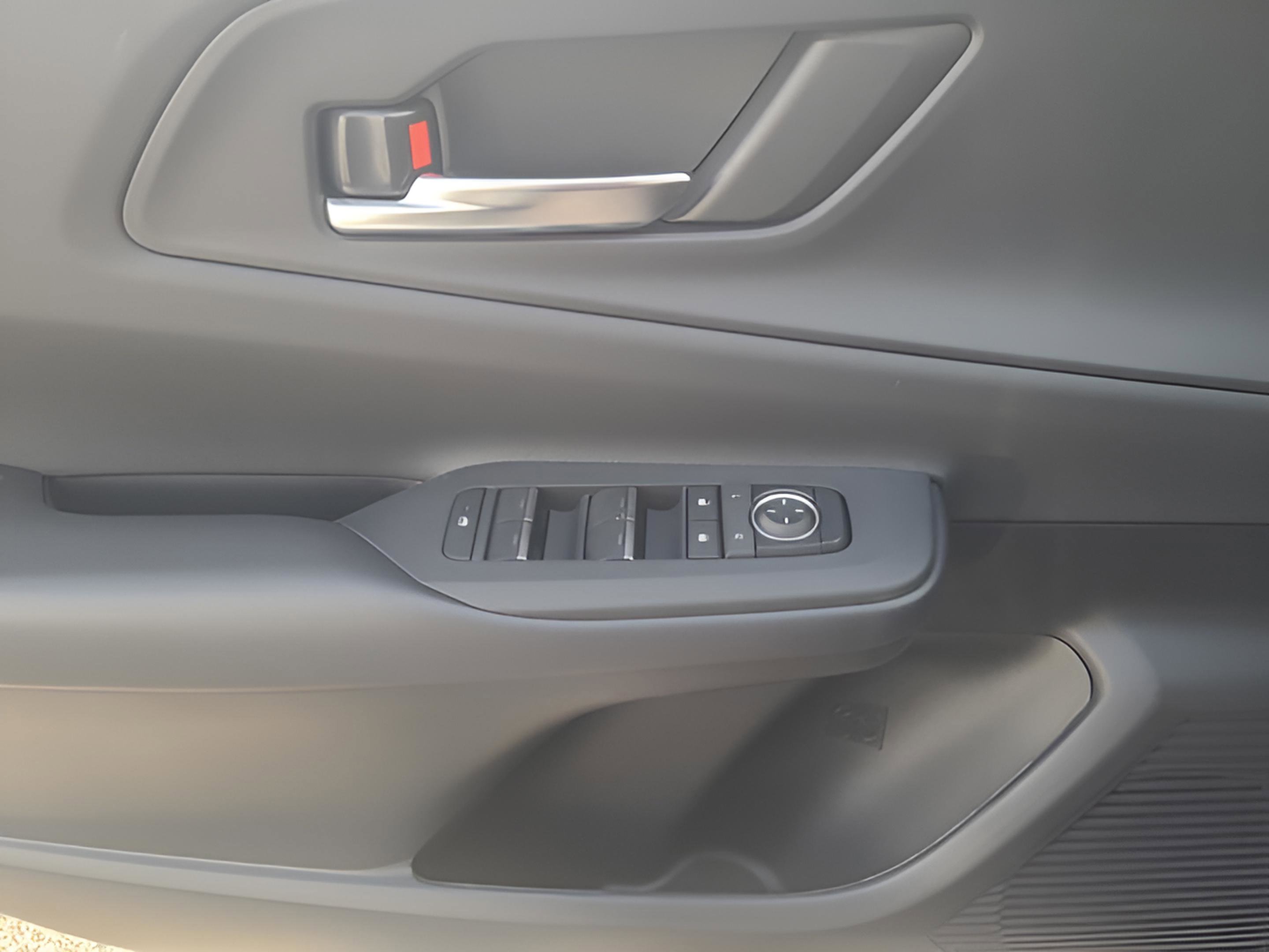 New 2026 Toyota Prius Plug-In Hybrid FWD image 26