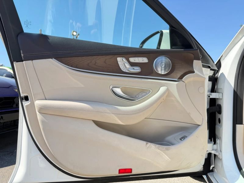 Used 2018 Mercedes-Benz E 400 4MATIC Sedan image 10