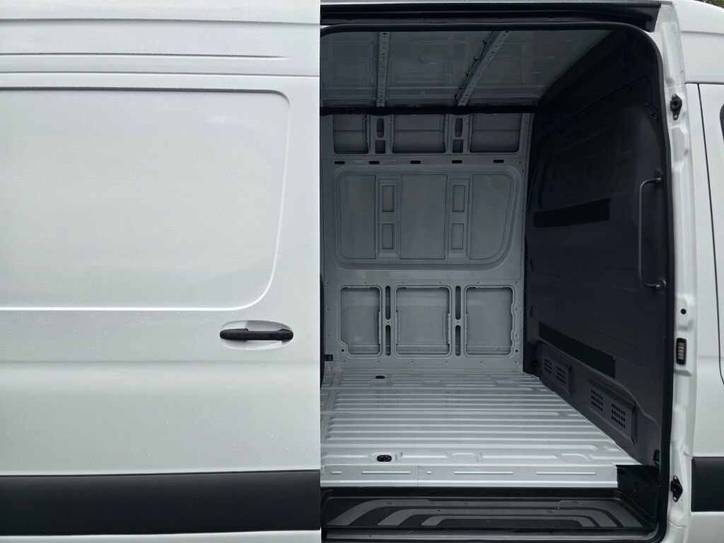 New 2026 Mercedes-Benz Sprinter 2500 image 17