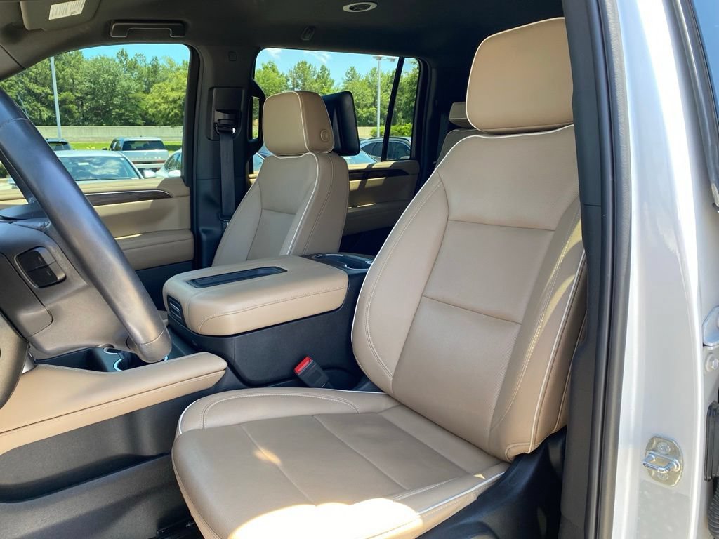 Used 2024 Chevrolet Suburban Premier w/ Advanced Technology Package AWD/4WD image 22