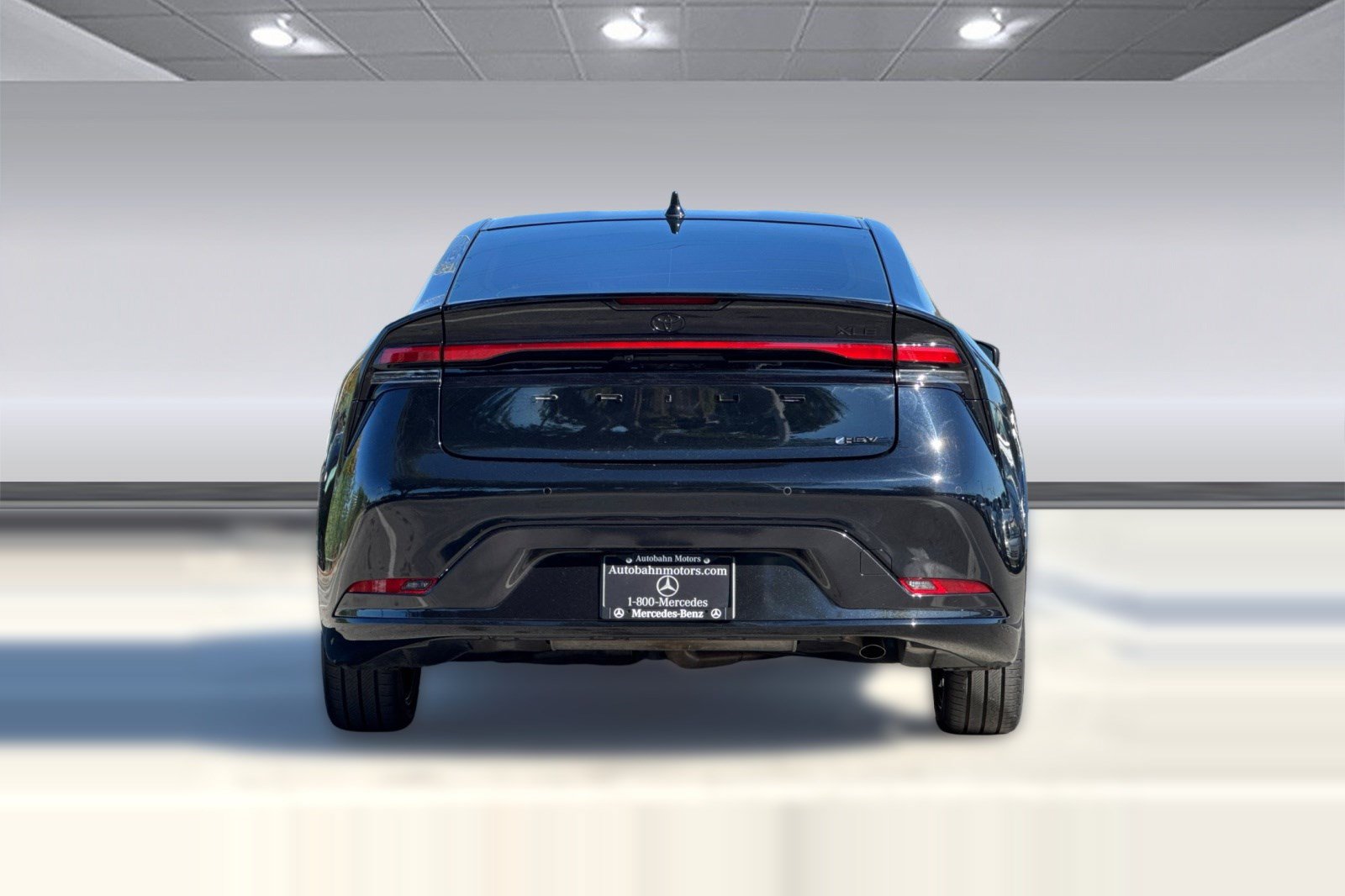Used 2025 Toyota Prius FWD image 10