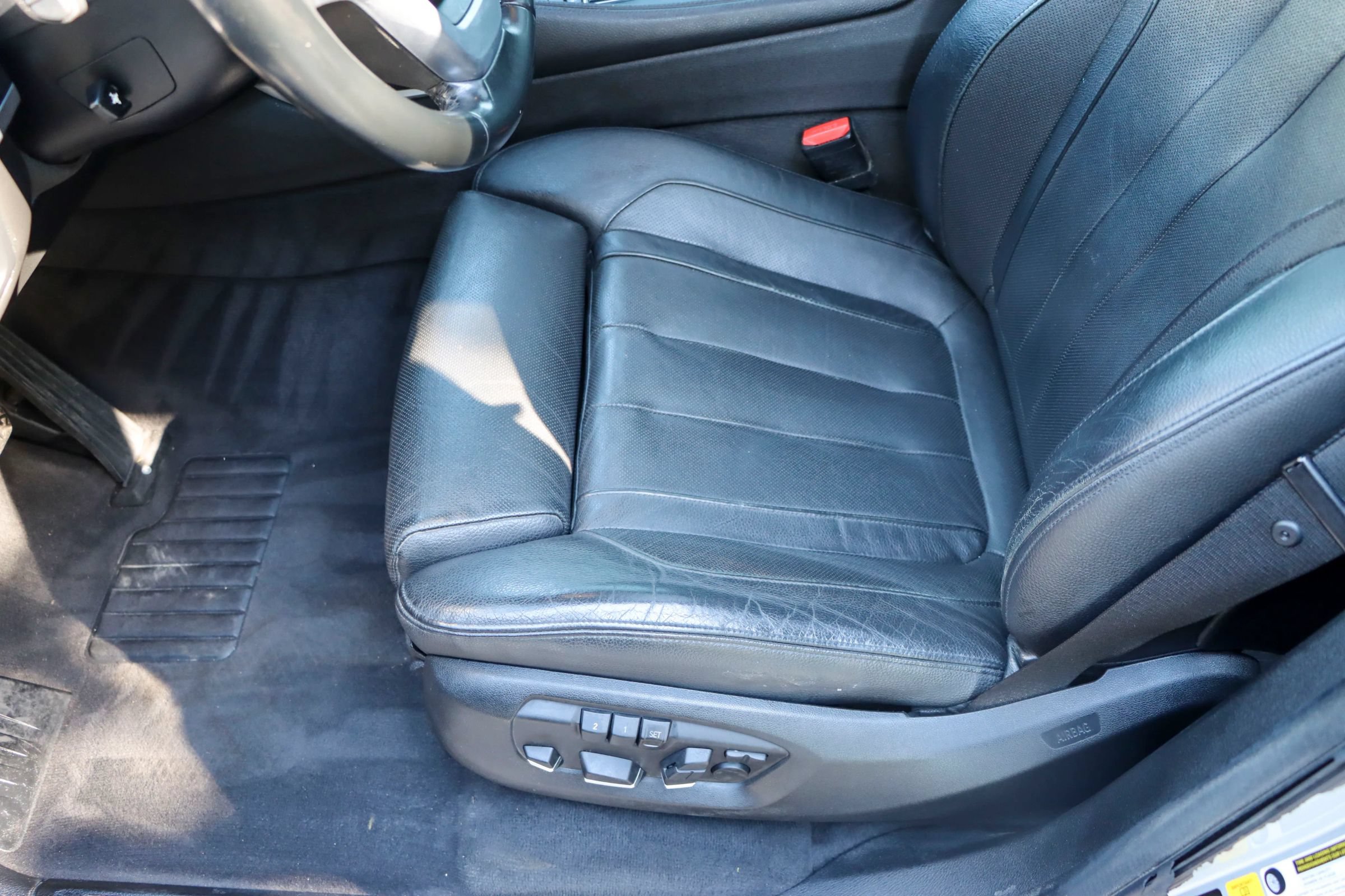 Used 2016 BMW X6 xDrive50i w/ Executive Package AWD/4WD image 16