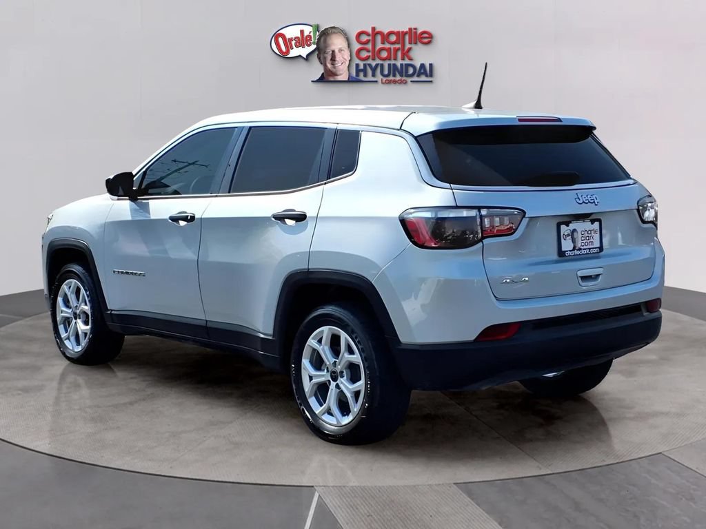 Used 2025 Jeep Compass Sport AWD/4WD image 3
