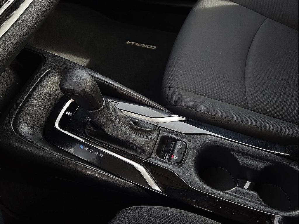 Used 2022 Toyota Corolla LE image 21