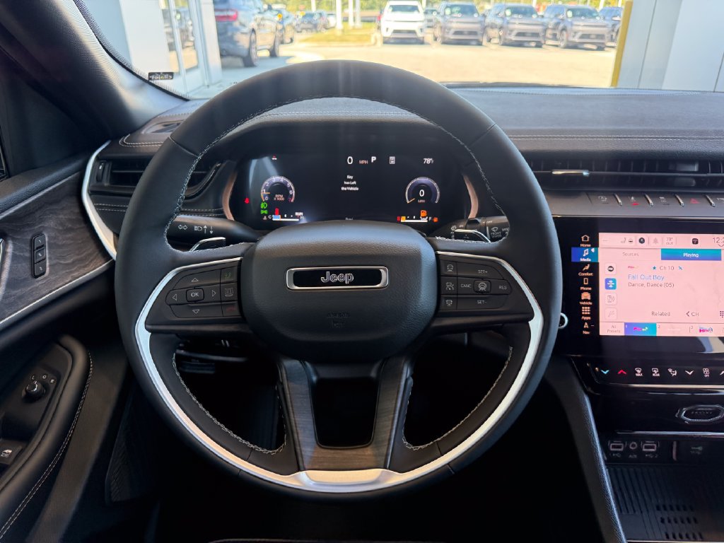 New 2027 Jeep Grand Cherokee Limited AWD/4WD image 9