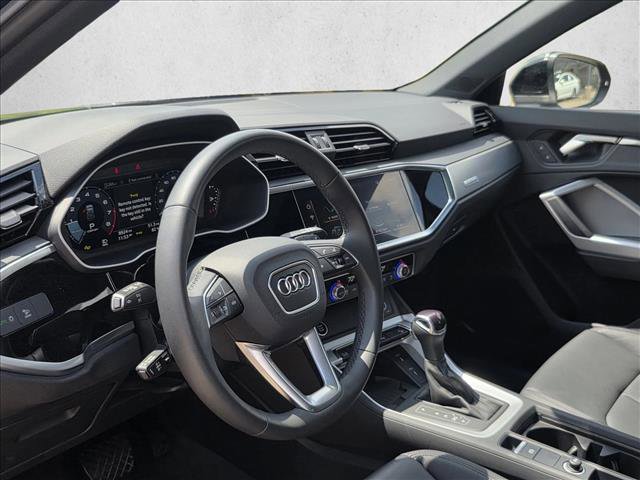 Certified 2025 Audi Q3 2.0T Premium w/ Convenience Package AWD/4WD image 13