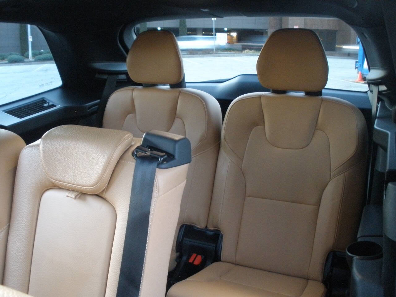 Used 2018 Volvo XC90 T6 Momentum w/ Convenience Package image 31