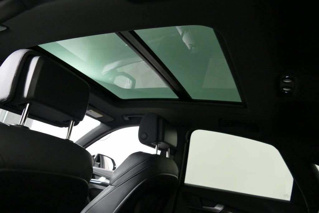 Used 2023 Audi SQ5 Premium w/ Convenience Package image 31