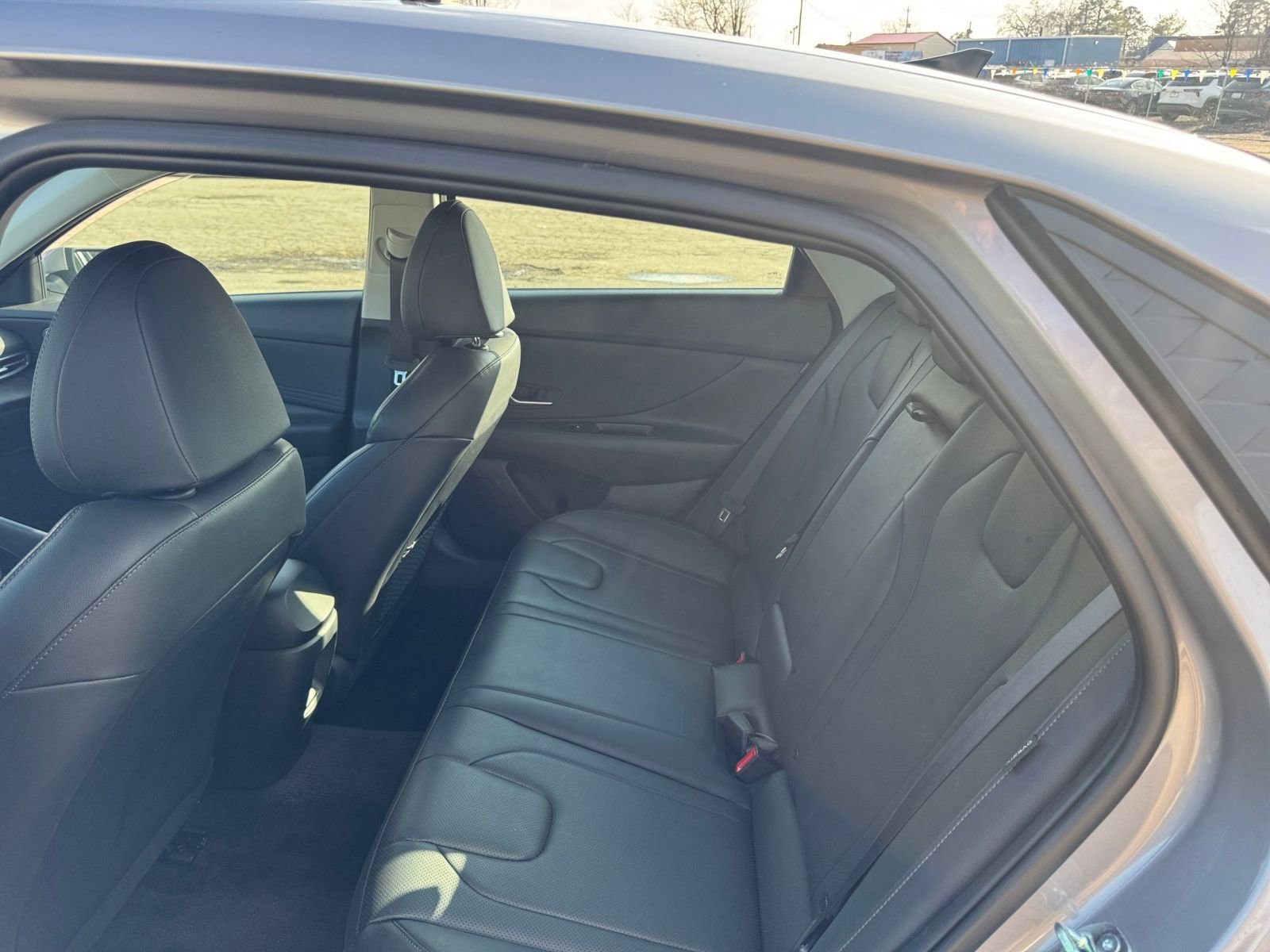 Used 2025 Hyundai Elantra Limited image 27