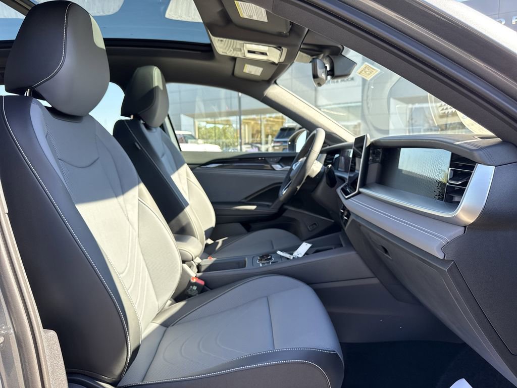 New 2026 Volkswagen Tiguan SE R-Line image 21