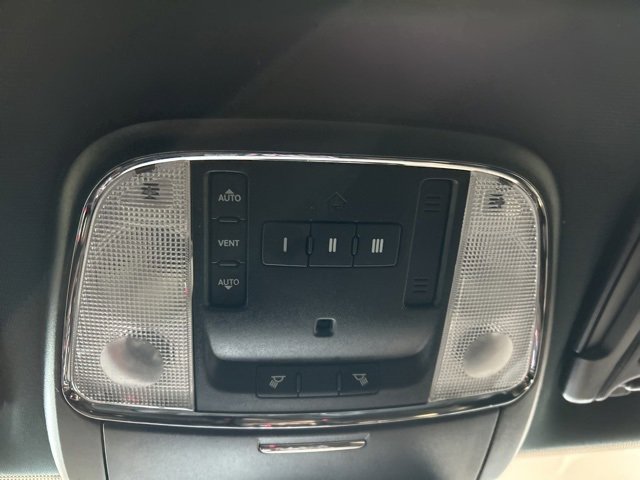 Used 2019 Dodge Charger SXT w/ Plus Group image 12