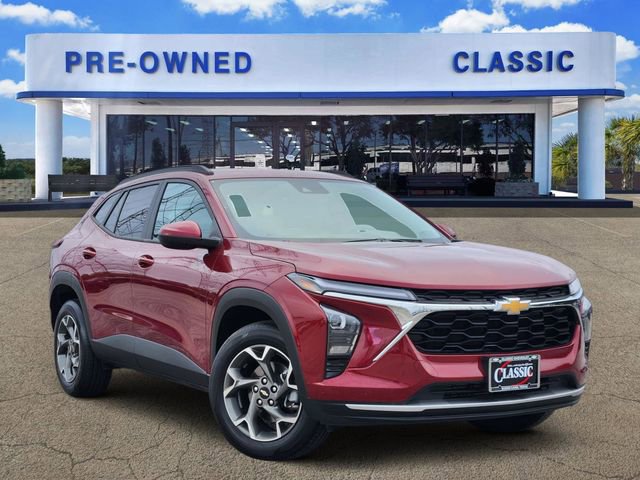 Used 2025 Chevrolet Trax LT w/ LT Convenience Package image 1