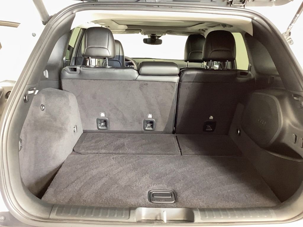 Used 2022 Jeep Cherokee Limited w/ Elite Package image 36