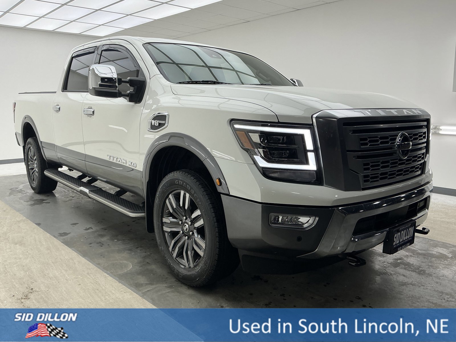 Used 2022 Nissan Titan Platinum Reserve w/ Moonroof Package image 3