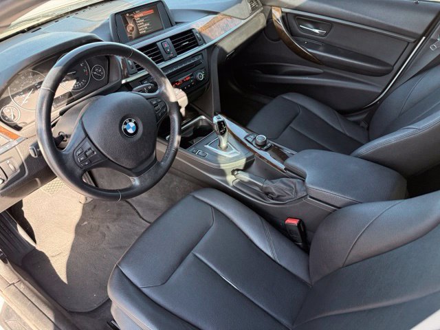 Used 2015 BMW 320i xDrive Sedan AWD/4WD image 2