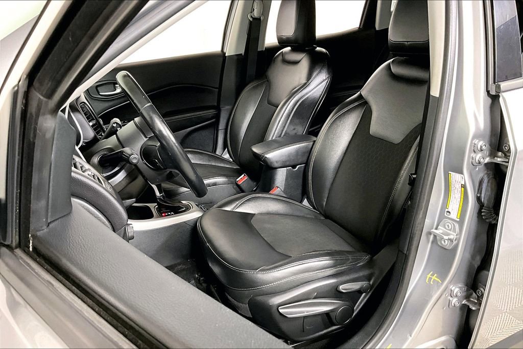 Used 2018 Jeep Compass Latitude w/ Cold Weather Group image 25