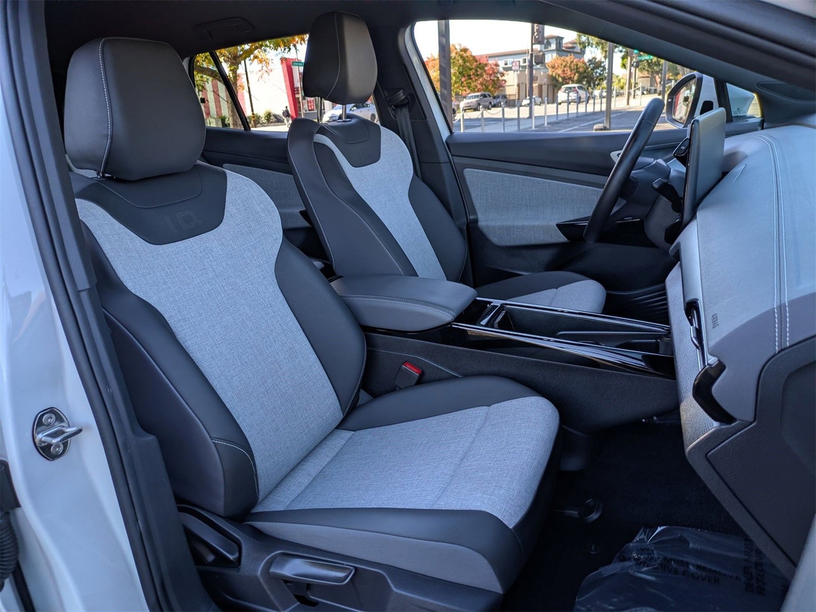 Used 2023 Volkswagen ID.4 Pro image 27