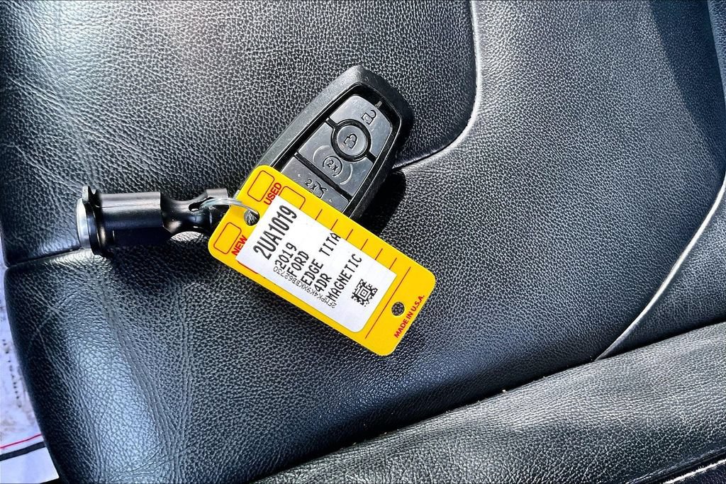 Used 2019 Ford Edge Titanium AWD/4WD image 34