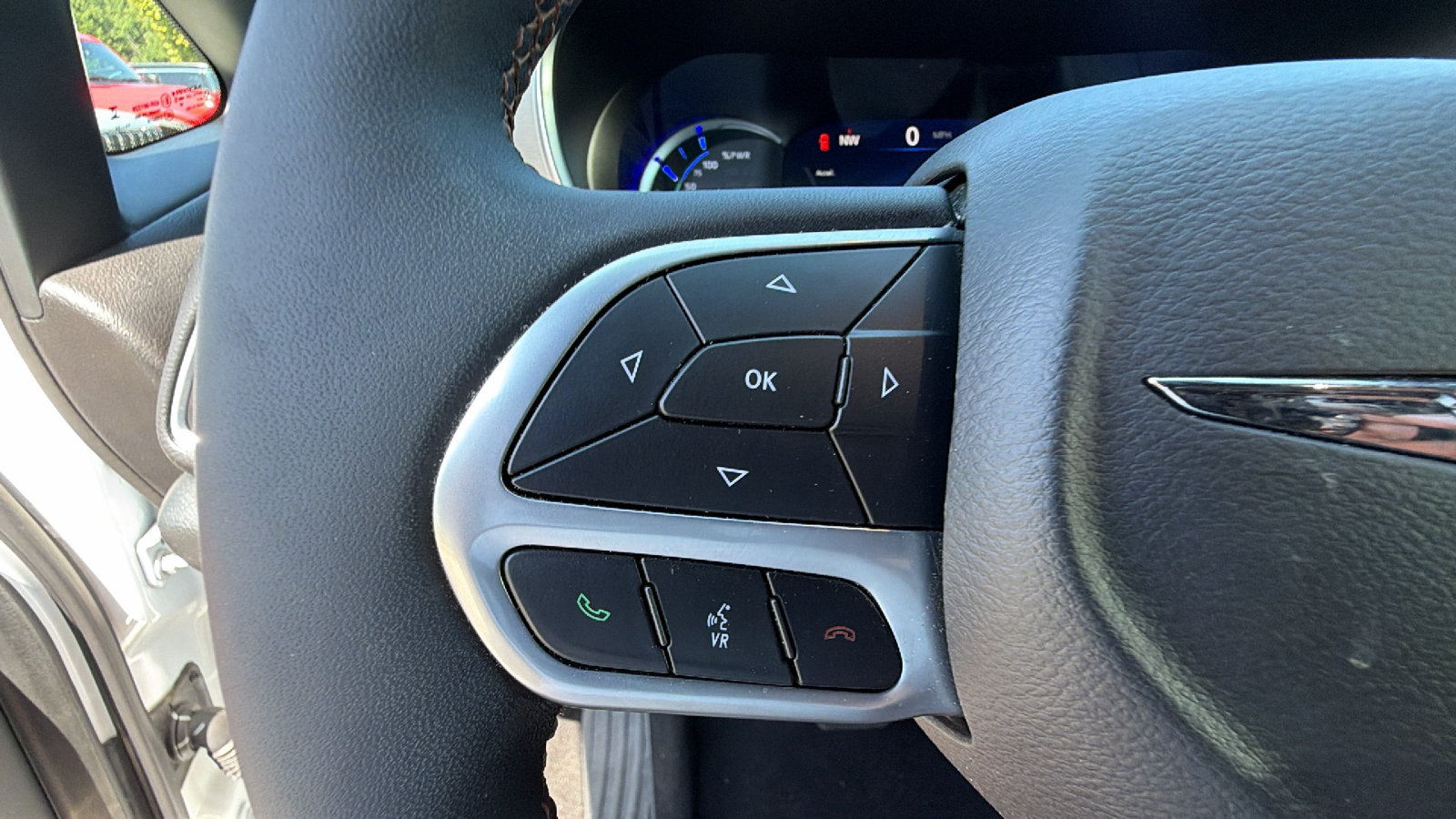 Used 2024 Chrysler Pacifica Pinnacle FWD image 27