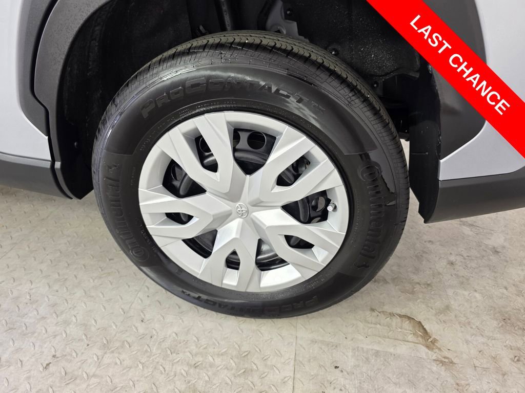 Used 2025 Toyota Corolla Cross L FWD image 16