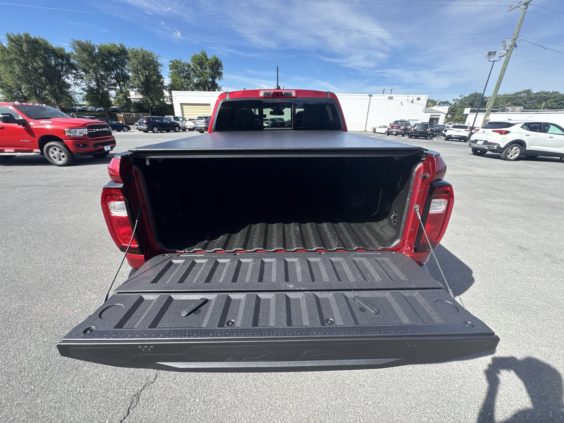 Used 2025 GMC Canyon Denali AWD/4WD image 21
